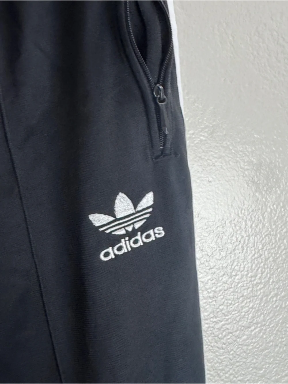 Adidas Trackpants Vintage Size Medium